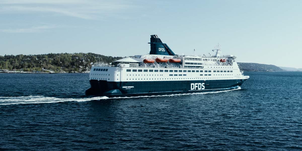 The Crown Ferry on the water